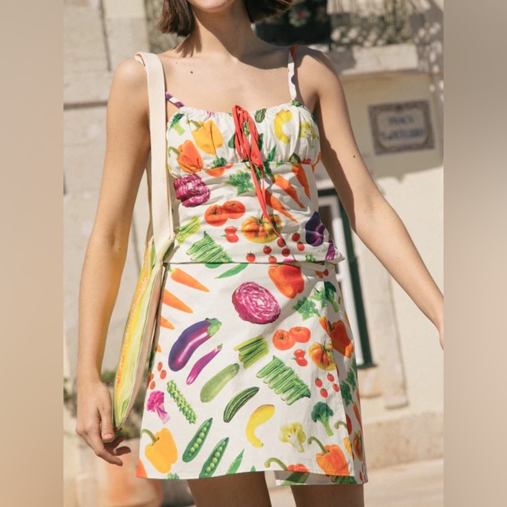 LISA SAYS GAH VEGETABLE SKIRT AND TANK SET